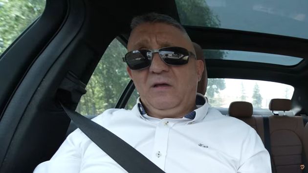 Santi, conductor de Uber que se ha arruinado varias veces: "A mí me gustan los billetitos frescos"