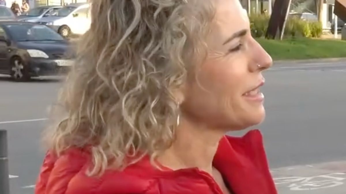 La limpiadora, durante la entrevista