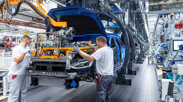 No es que Alemania esté promoviendo la jornada laboral de cuatro días, es que ya es el país que menos horas trabaja al año