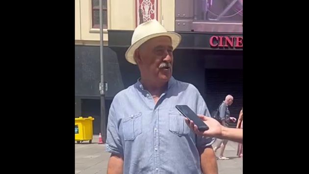 Antonio, taxista jubilado: “Trabajaba desde las siete hasta las dos, comía a las cuatro y luego a las nueve lo dejaba. De joven hacía las noches y me daba la vida, el día es para los obreros, nada más”