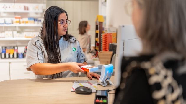 Una técnica de farmacia con 27 años de antigüedad es despedida por falta de cualificación: la Justicia dice que es improcedente