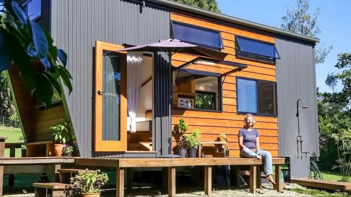 Louise Southerden, en su casa prefabricada