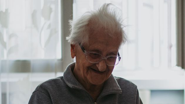 Una anciana que vivía sola deja 700.000 euros a su cuidadora y los familiares pierden la herencia tras diez años de pleitos