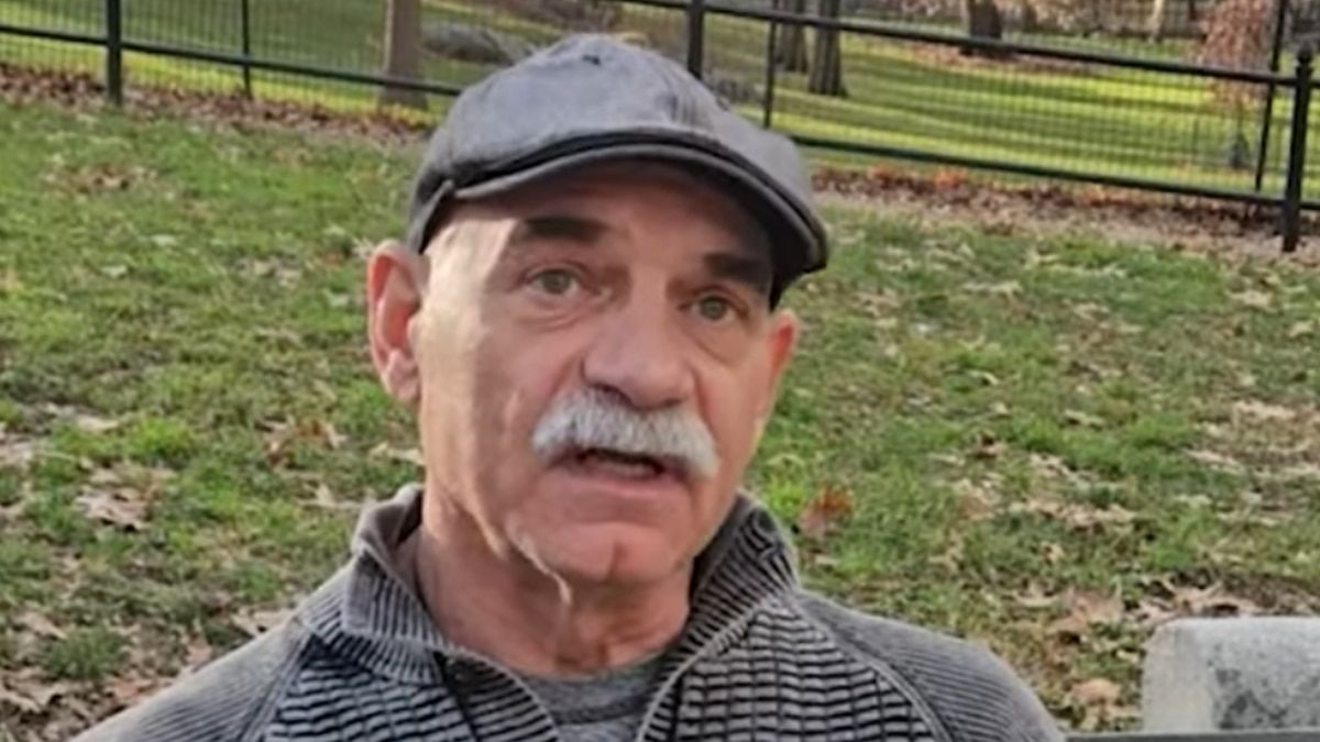 un jubilado entrevistado