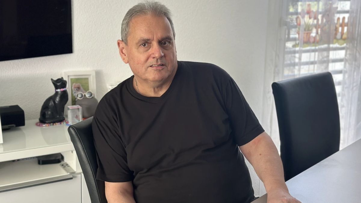 Fevre en el salón de su casa