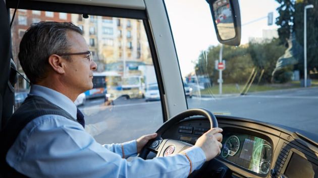 Alsa busca conductores: contratos indefinidos, salarios de hasta más de 2.000 euros y 3 pagas extras