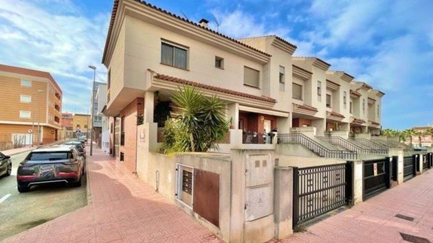 Solvia pone a la venta un chalet en buen estado con 176 metros, 3 habitaciones, 2 baños, garaje y trastero, por solo 56.000 euros