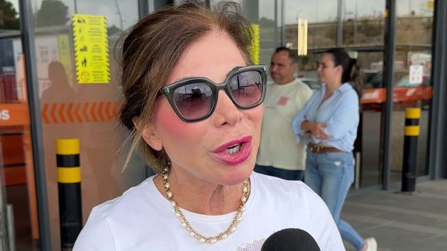 Elvira (69), jubilada, avisa a los jóvenes: “Que salgan de España. Eso te hace apreciar más lo que tienes, porque vuelves y en lugar de comerte una trucha, te comes un tomate con aceite y te parece una maravilla”