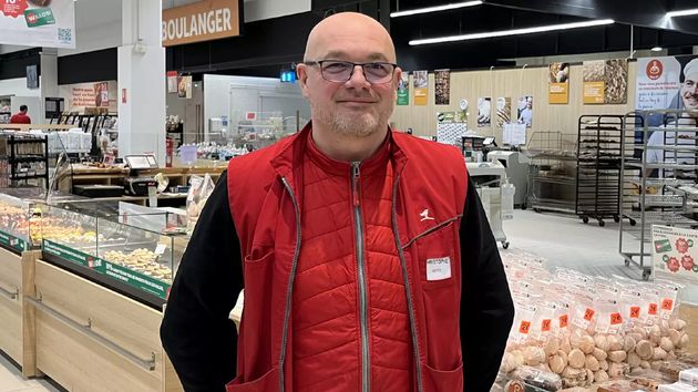 Tengo 55 años, soy gerente de la panadería de Auchan y esto es lo que gano al mes solo con “un curso de formación”