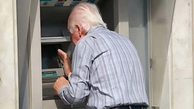 Cuándo se cobran las pensiones en octubre de 2025: Fechas de CaixaBank, BBVA, Santander, ING y Seguridad Social