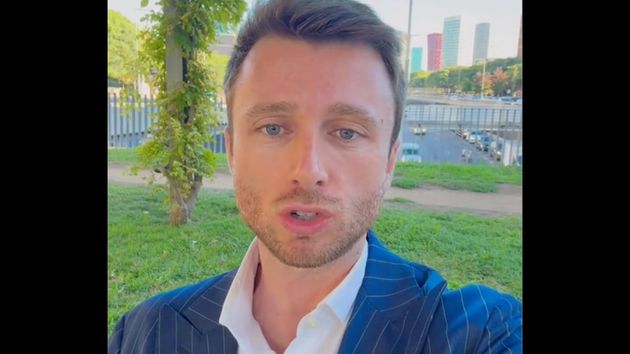 Víctor Arpa, abogado, avisa a las empleadas del hogar sin papeles: “tienes derechos, los mismos que cualquier trabajador, no estás sola y sé lo que sacrificas”