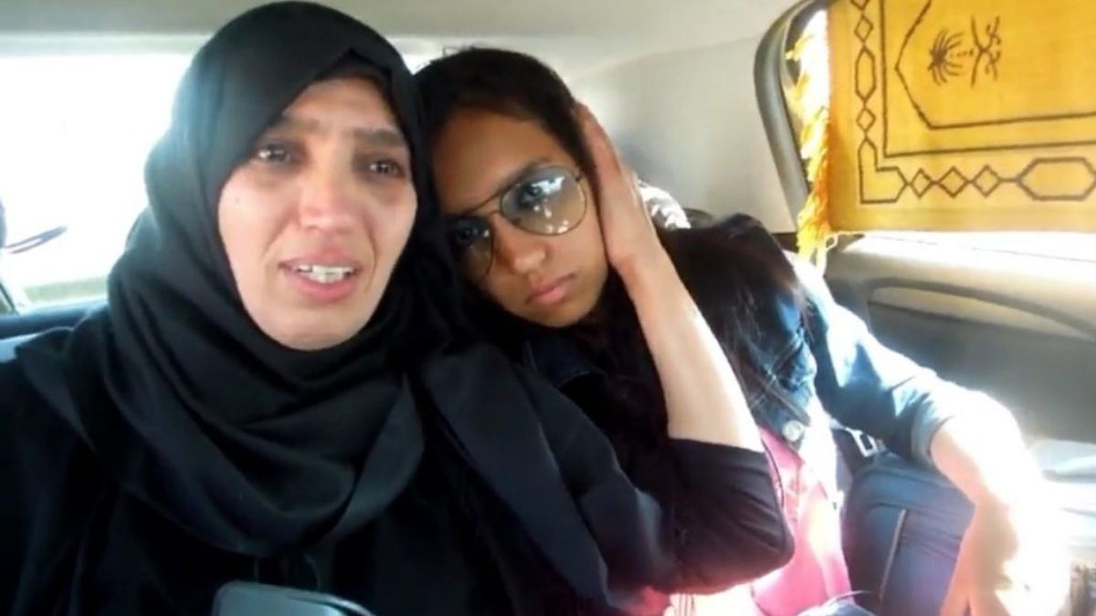 una mujer marroquí con su hija