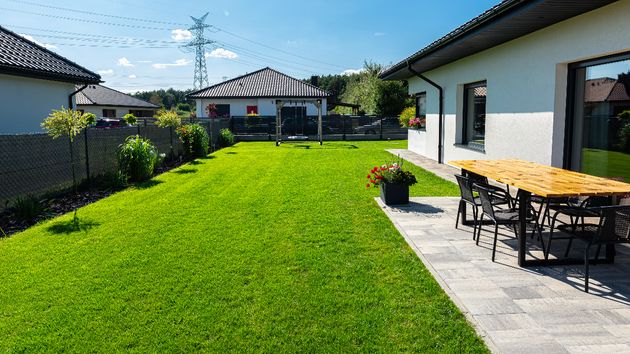 Una mujer logra quedarse con parte del terreno de su primo tras 50 años usándolo como jardín: el heredero quería recuperarlo, pero la justicia confirma que le pertenece por uso