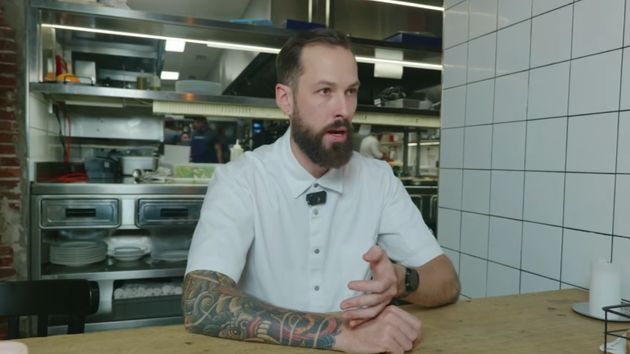 Guillermo Mort, jefe de cocina: “Trabajamos 13 o 14 horas. Ahora se ha normalizado un poquito, pero en muchos restaurantes hacía 15 horas al día todos los días y alguna vez 7 días”