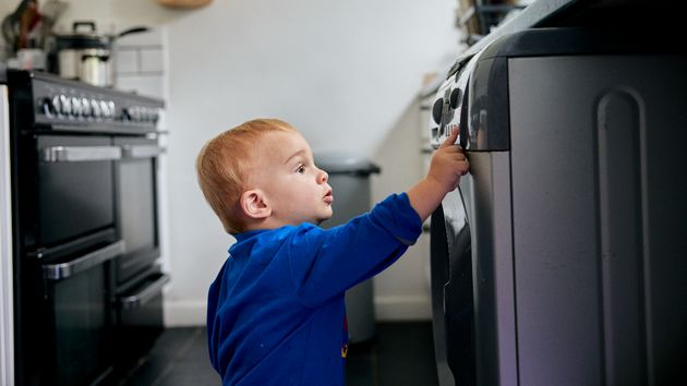 Precio de la luz martes, 28 de octubre de 2025 por horas: cuándo es más barata y más cara en el día en el mercado mayorista