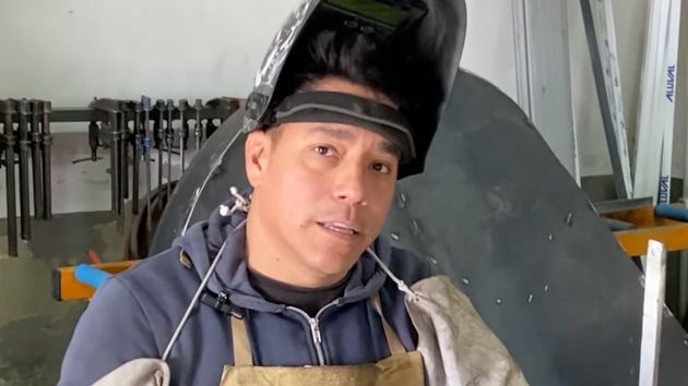 Jorge, carpintero metálico, sobre el futuro del oficio: "Aquí necesitan mano de obra cualificada, pero enseñar es perder el tiempo"