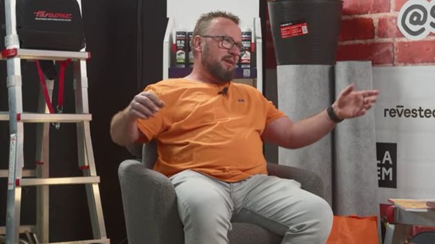 Eduardo Roldán (46 años), albañil: “hay chavales que llegan pidiendo un sueldo de 2.500 o 3.000 euros sin saber”