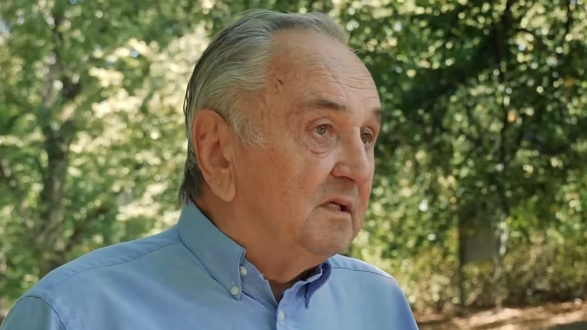 Un jubilado entrevistado