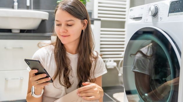 Precio de la luz jueves, 30 de octubre de 2025 por horas: cuándo es más barata y más cara en el día en el mercado mayorista