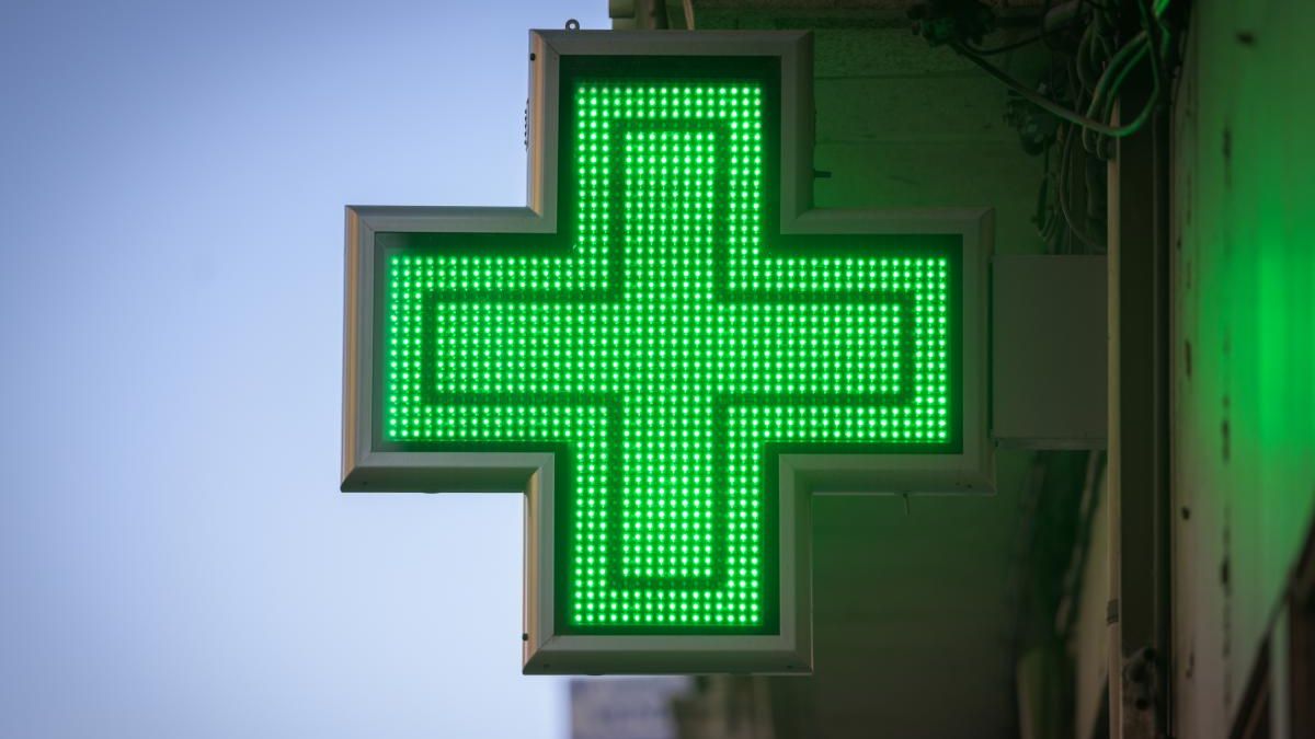 Señal de una farmacia