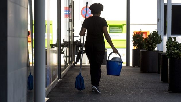 Turno de mañana y sueldo de 1.800 euros: varias empresas necesitan personal de limpieza con contrato fijo