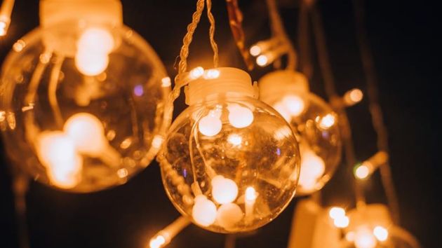 El precio de la luz hoy sábado 1 de noviembre de 2025: las horas más baratas y caras dentro del PVPC