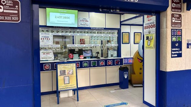 Un lotero es condenado por engañar a un cliente premiado en el Euromillón: le cambió su boleto con 480.062 euros de premio por uno de 27