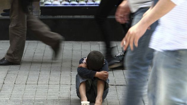 Cáritas avisa de un aumento de la pobreza, especialmente en los jóvenes: España crece sin cerrar la brecha social