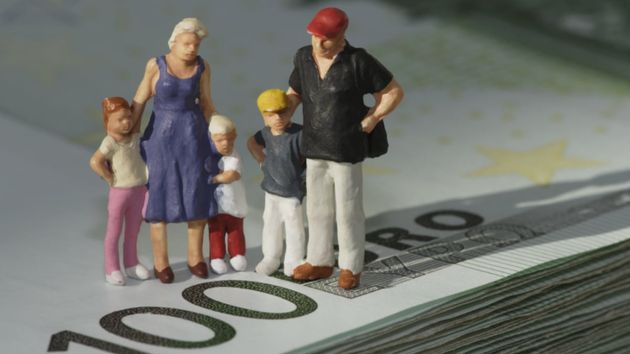 El salario más frecuente roza el SMI tras años de estancamiento, según el Instituto Juan de Mariana