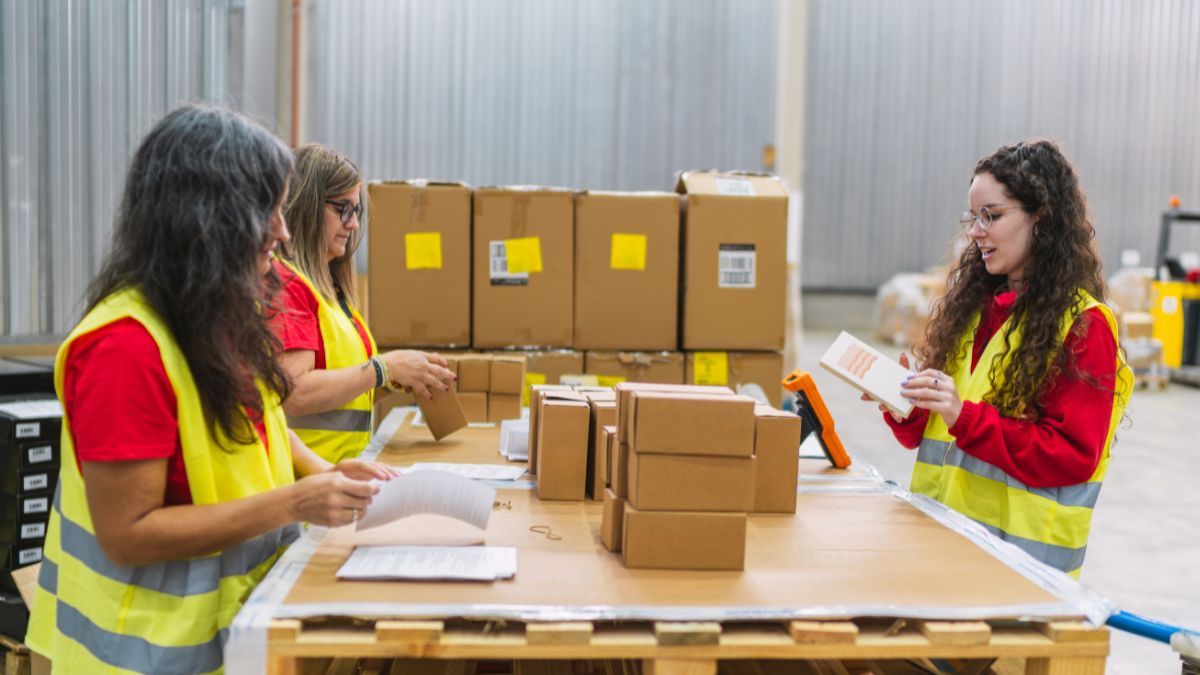 Trabajadoras del sector logístico