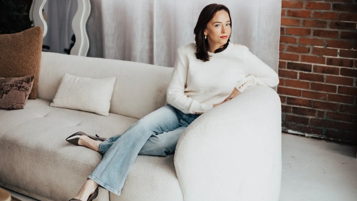 Amy Landino en el salón de su casa