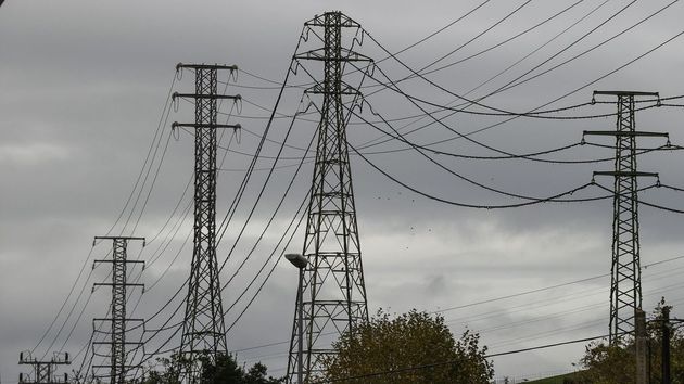 Precio de la luz domingo, 9 de noviembre de 2025 por horas: cuándo es más barata y más cara en el día en el mercado mayorista	