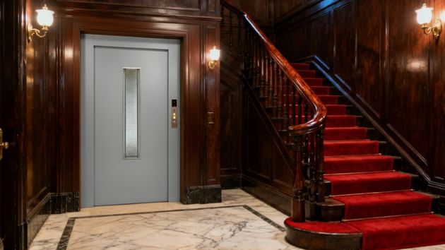 Los propietarios de unos locales se niegan a pagar la instalación del ascensor en su comunidad vecinos porque no lo usan: la justicia les obliga porque la obra mejora el edificio