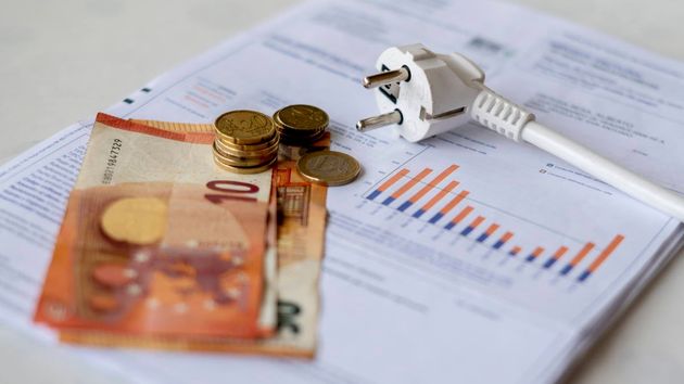 El precio de la luz hoy lunes 10 de noviembre de 2025: se dispara un 39,69% y algunas horas rozarán los 300 euros