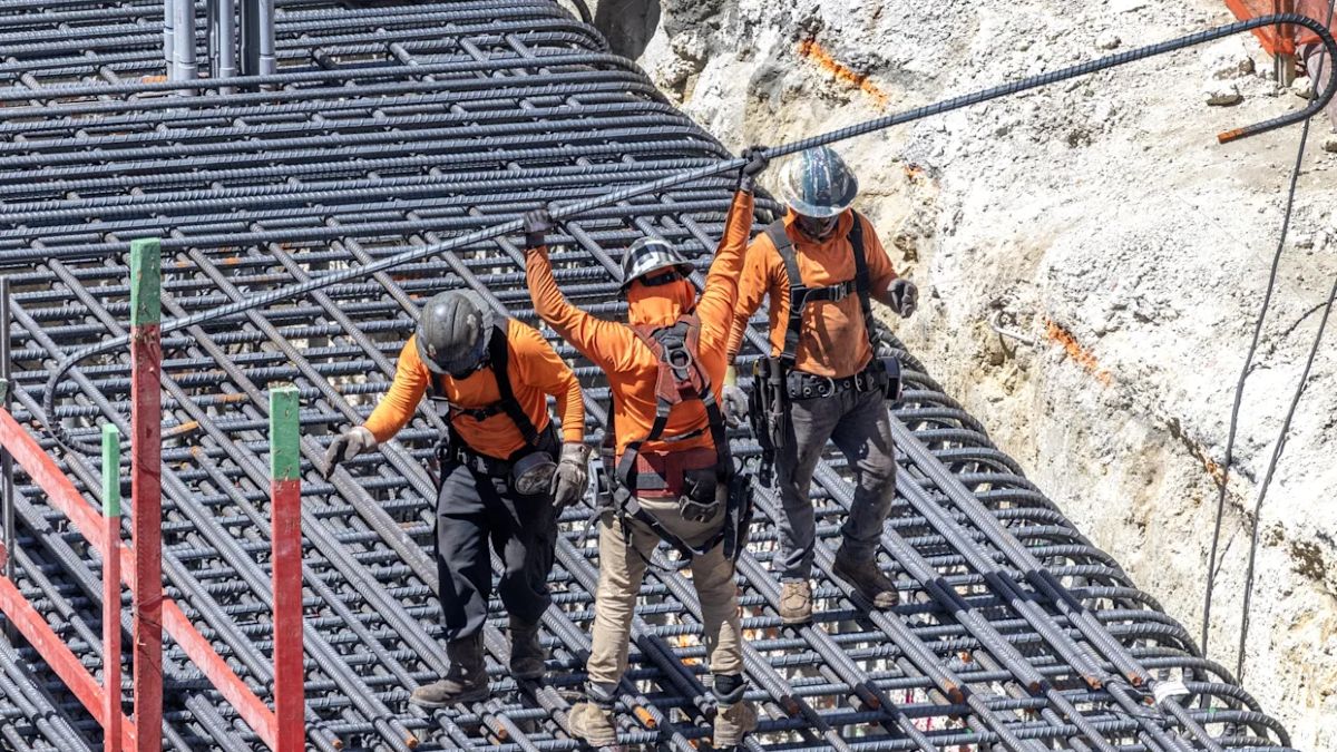 unos trabajadores de la construccion