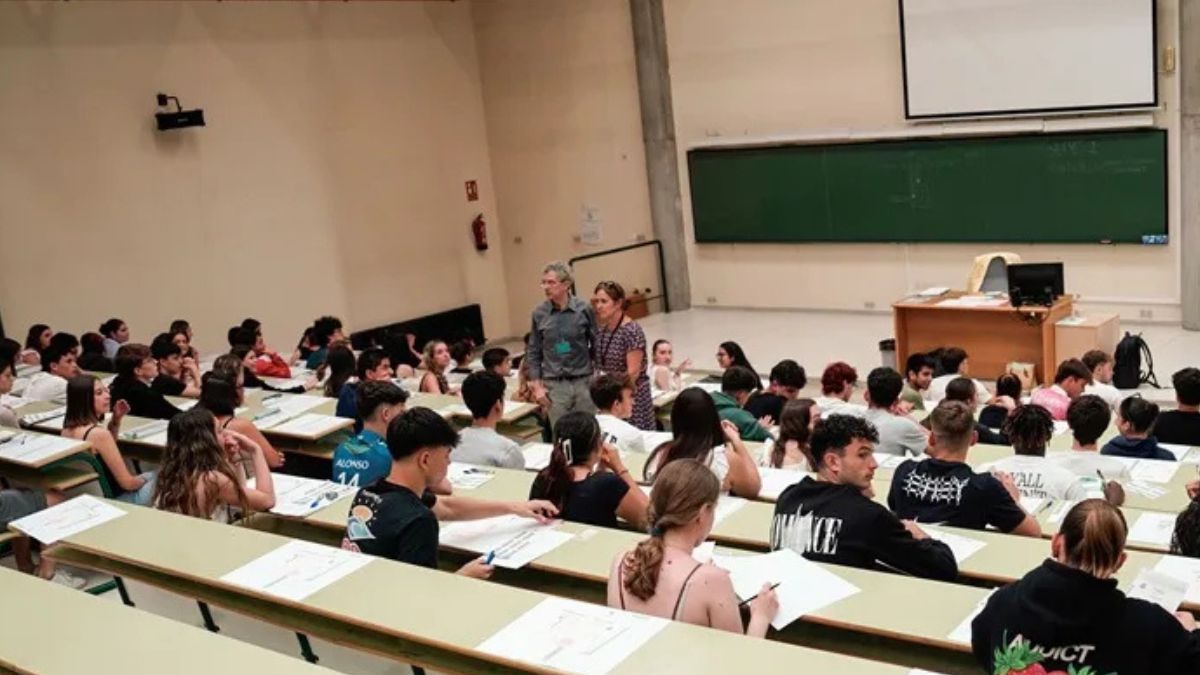 Estudiantes en una universidad de Oviedo.