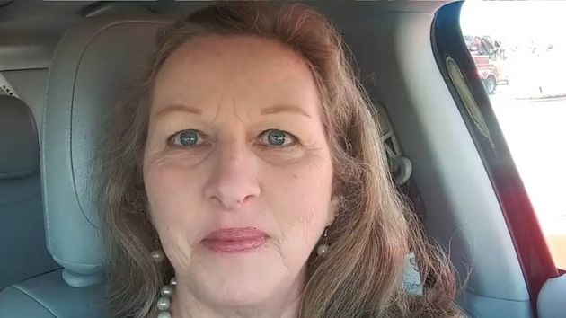 Pamela (67 años), jubilada con una pensión de 1.470 euros de la Seguridad Social volvió a trabajar para ayudar a sus hijos y nietos: "son mi familia, es lo que toca”