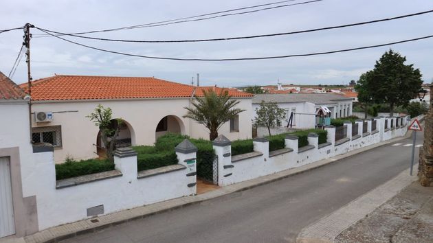 Unicaja pone a la venta un chalet con 319 metros y 10 habitaciones por solo 35.200 euros