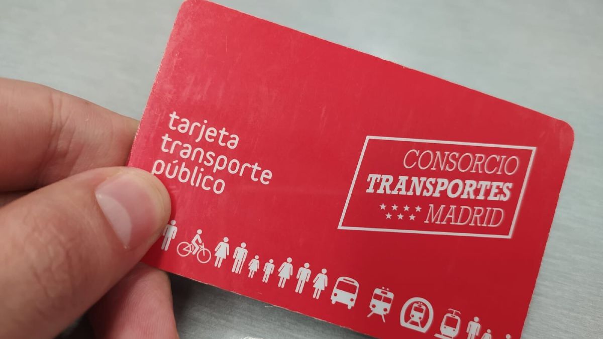 una tarjeta de transporte publico de madrid