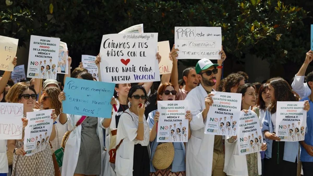 Médicos en una manifestación