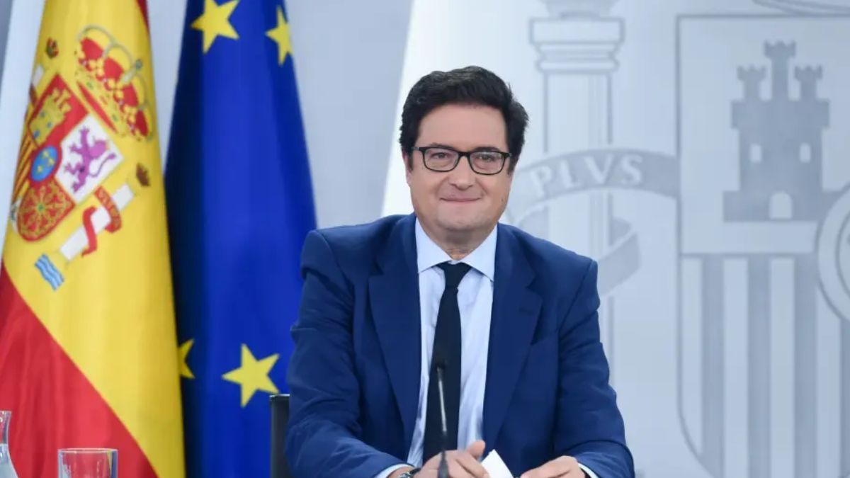 El ministro de función publica, Óscar López