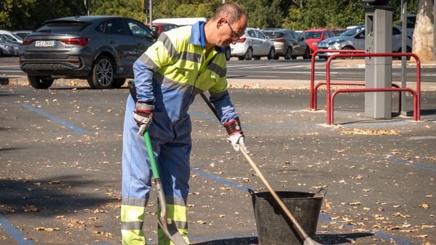 Un trabajador es despedido tras acumular 4 años de contratos temporales más otros de interinidad y la justicia declara que es improcedente con indemnización de 13.409,36 euros de indemnización