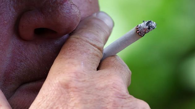 Este país tiene una de las tasas más bajas de tabaquismo y la OMS decide castigarlo: “La OMS demuestra que actúa sin evidencias”