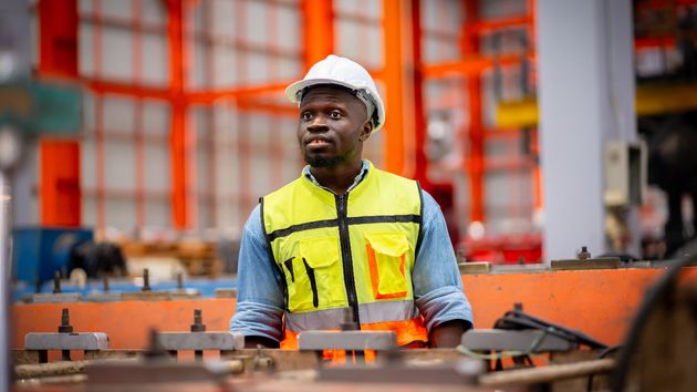 Las solicitudes para residir y trabajar en España se duplican desde la entrada en vigor del nuevo Reglamento de la Ley de Extranjería