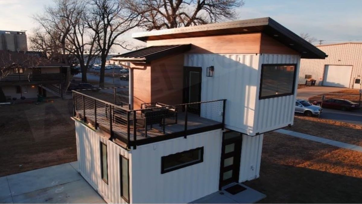 La cas aprefabricada de dos plantas que vende Amazon