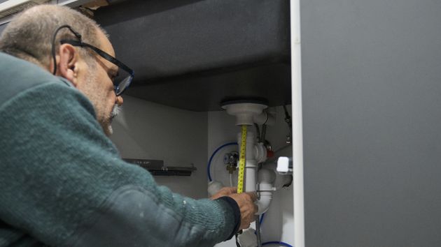 David (75 años) fontanero autónomo jubilado: “Mi mujer tiene una pensión de unos 1.000 euros, yo unos 500, si no hubiéramos invertido, sería insuficiente”