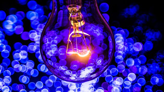 El precio de la luz hoy lunes 24 de noviembre de 2025: las horas más baratas y caras dentro del PVPC