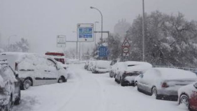 La AEMET pide que nos preparemos para lo que se viene: llega un golpe invernal a España con nieve desde 900 metros, heladas, temperaturas bajo cero y rachas de 100 km/h