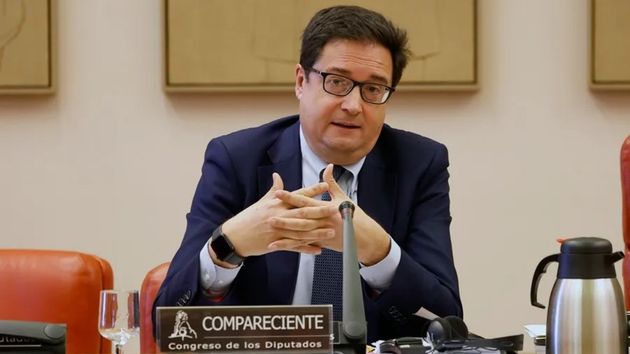 Función Pública vuelve a reunirse hoy con los sindicatos para lograr un acuerdo de subida salarial de los funcionarios hasta 2028