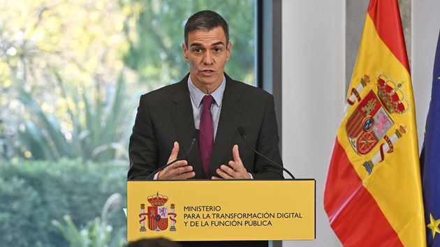Pedro Sánchez firma la subida salarial para los funcionarios: “ganan todos los trabajadores y trabajadoras, gana la ciudadanía y, por tanto, creo que gana el país”
